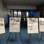 «Единая Россия» открыла в Гатчине выставку о подвиге красноармейцев, освобождавших Европу