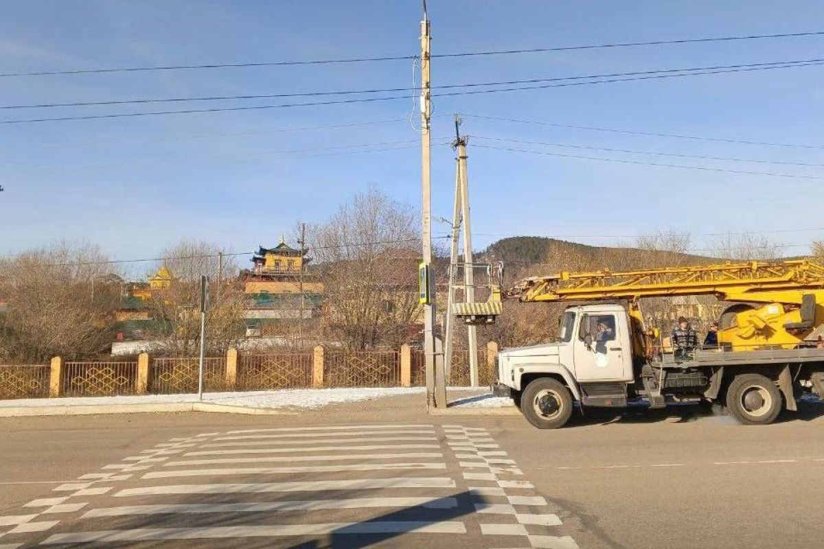 На остановках Верхней Березовки стало светлее и безопаснее благодаря работе депутата от «Единой России»