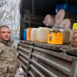 Единоросс передал гуманитарную помощь бойцам РФ