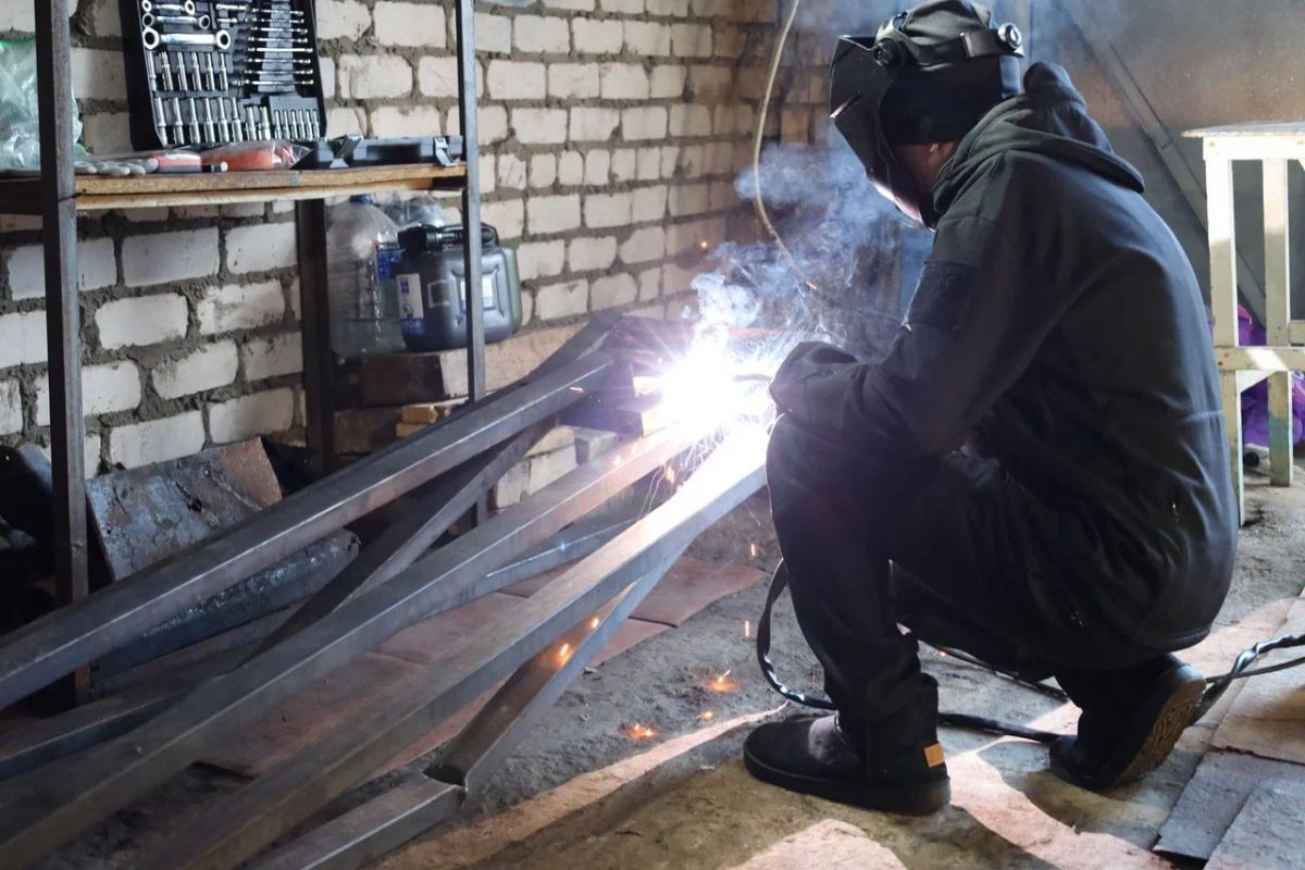 От фронта к бизнесу: ветеран СВО Александр Афанасьев запустил предпринимательский проект благодаря программе «СВОй бизнес»