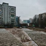 «Партийный десант» проверил ход благоустройства сквера на пересечении улиц Шагова и Скворцова