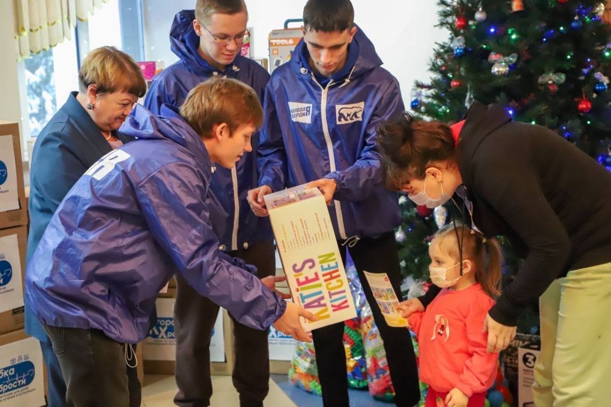 «Единая Россия» запустила всероссийскую благотворительную акцию «Коробка храбрости»