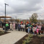 При поддержке «Единой России» в Тацинском районе благоустроили площадь Калинина