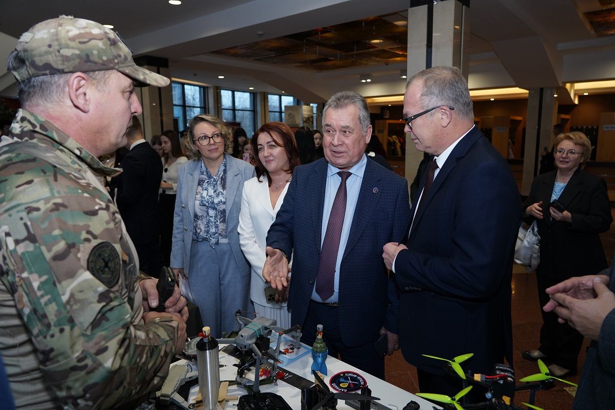 Победа будет за нами: герои фронта и тыла встретились в Барнауле