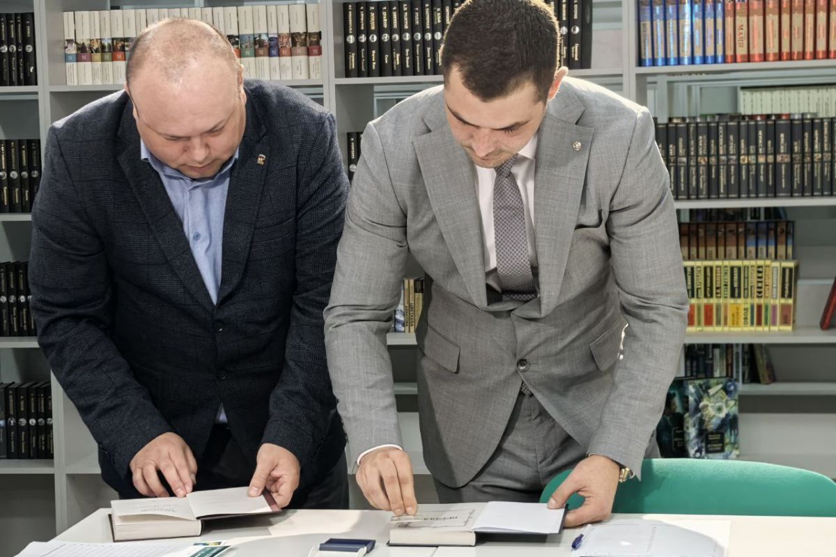 В прифронтовом Алешкинском округе открылась новая модельная библиотека