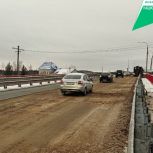 В Приморском округе на путепроводе через автодорогу Исток — Лесная речка открыто рабочее движение транспорта по 2-м полосам