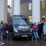 Мурманский областной драмтеатр при поддержке «Единой России» получил новый гастрольный автобус