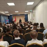 По инициативе «Единой России» ветераны СВО поделились опытом со школьниками Севастополя