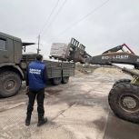 Единороссы «Курского рубежа» передали стройматериал военным 37 бригады
