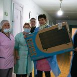 Депутат «Единой России» обновил материально-техническую базу детского отделения больницы села Шелопугино