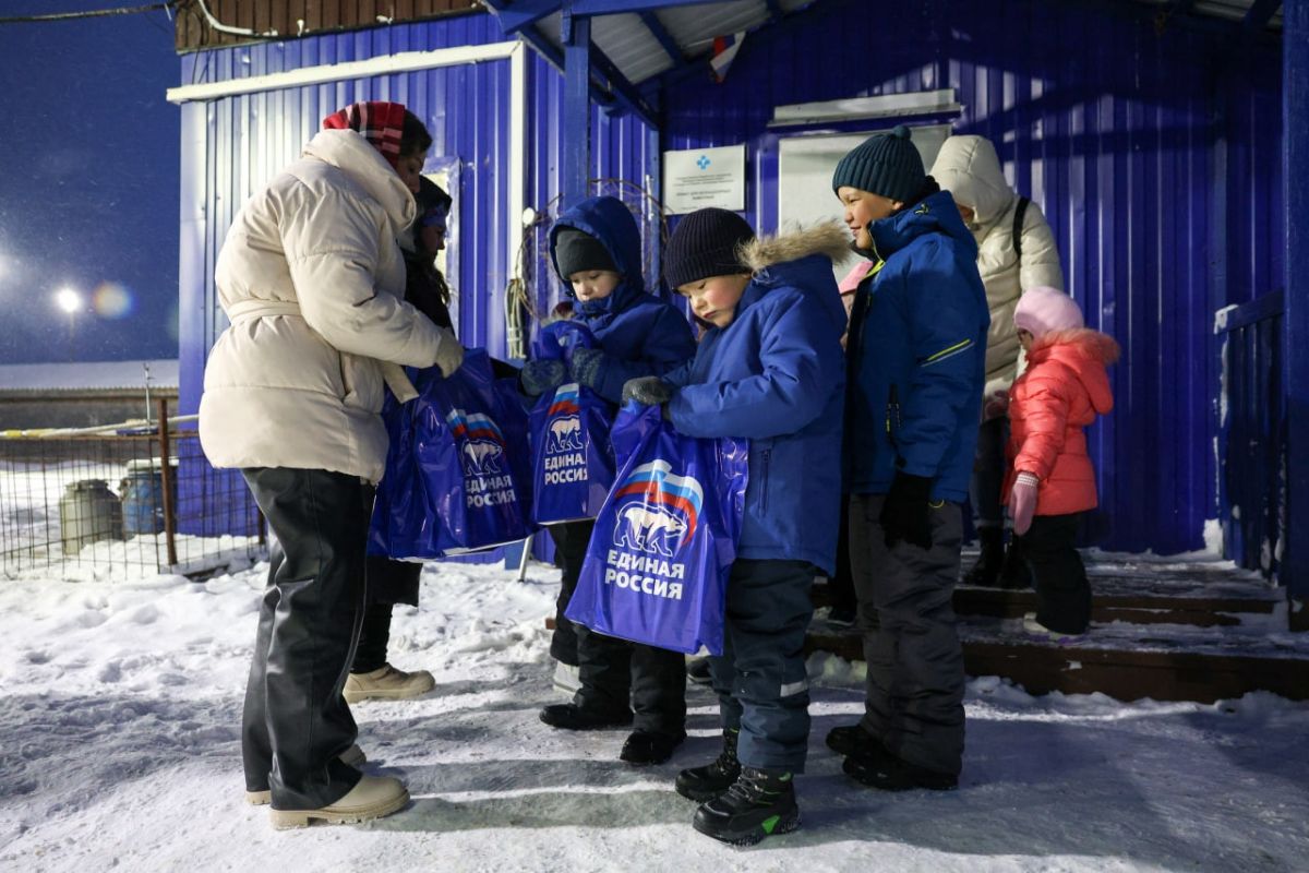 «Мы в ответе за тех, кого приручили». Воспитанники ЦССУ «Наш дом» навестили животных в государственном приюте