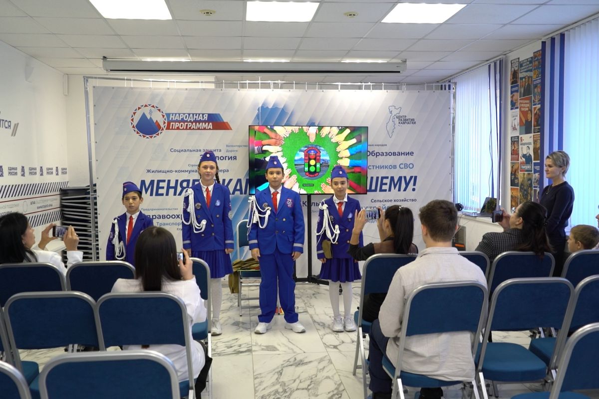 Проект «Безопасные дороги» подвел итоги регионального творческого конкурса «Оживи светофор»