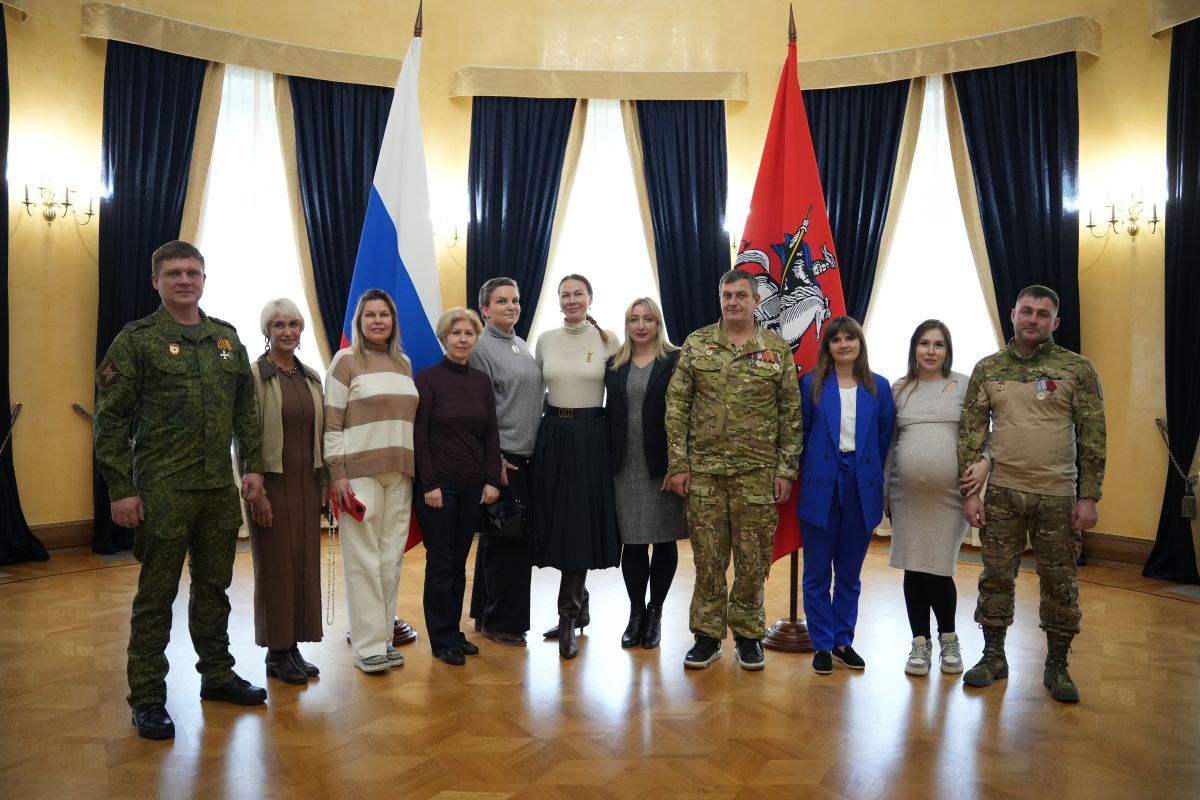 Московская «Единая Россия» организовала для участников СВО и их семей экскурсию в Мосгордуму