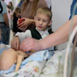 В Международный день недоношенных детей «Единая Россия» поблагодарила врачей, которые ежедневно спасают жизни малышей