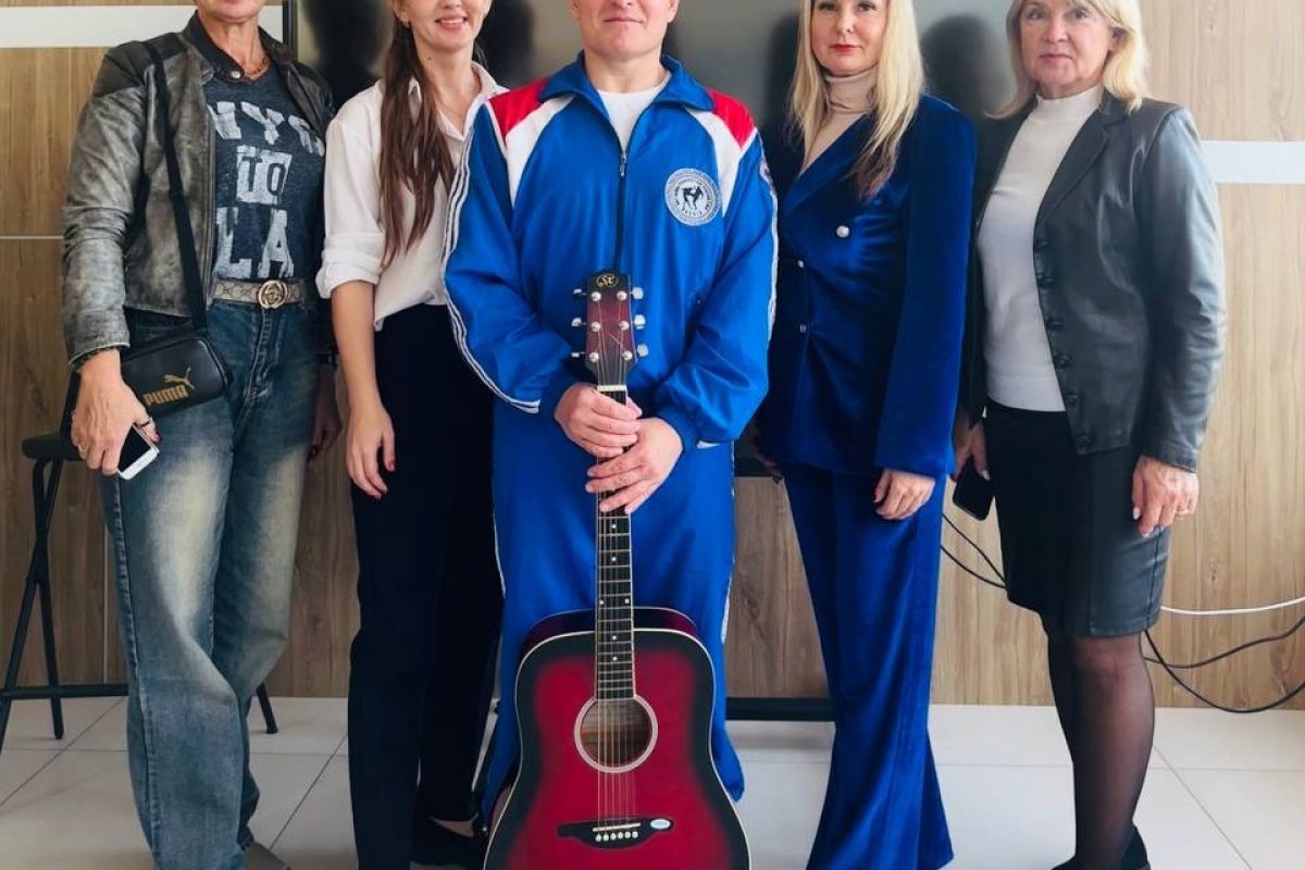 Для студентов СевГУ организовали творческую встречу с чемпионом и педагогом