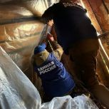 Помощь жителям Льгова: волонтёры занимаются восстановлением повреждённых домов