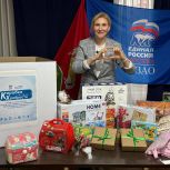 Московские депутаты собрали подарки в «Коробку храбрости»