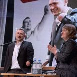 «Единая Россия» организовала для жителей Смоленской области встречи с паралимпийским чемпионом