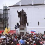 Памятник царю Ивану IV Грозному открыли в Вологде в День народного единства