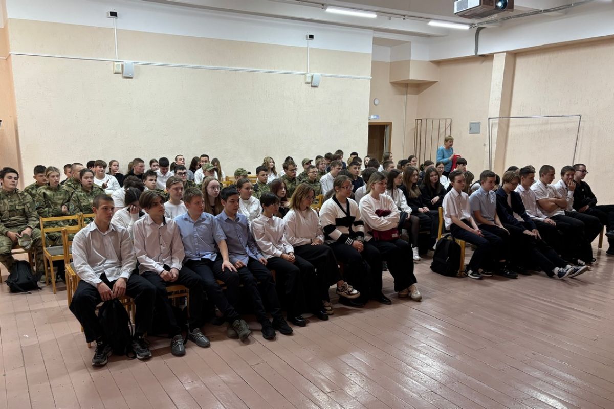 «Шаг навстречу будущему»: каслинские школьники узнали о правовых основах трудовой деятельности