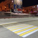«Безопасные дороги»: В Певеке начали работать пять новых проекционных пешеходных переходов