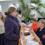 «Единая Россия» организовала ярмарку вакансий для содействия трудоустройству граждан