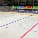 При участии «Единой России» в Пойковском (ХМАО) обновили хоккейный корт