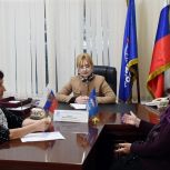 Депутат парламента Дагестана Асият Алиева выслушала обращения дагестанцев