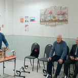 Старшее поколение в действии: партийцы провели образовательные встречи