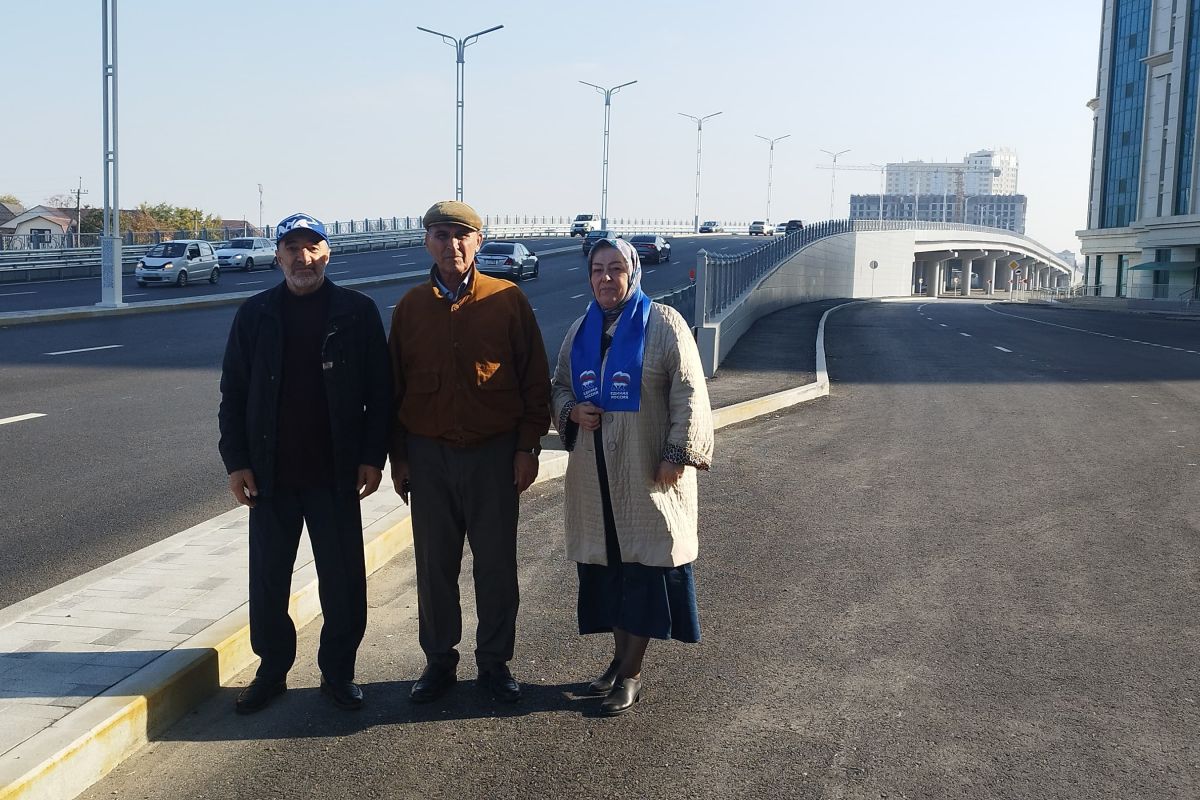 «Партийный десант» «Единой России» проверил качество отремонтированных дорог в Чеченской Республике