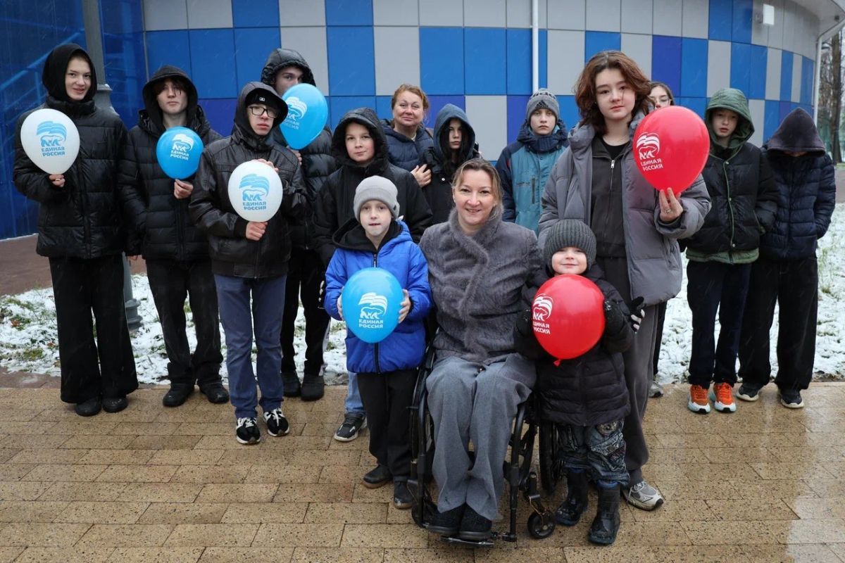 Терапия для особенных детей: юные нижегородцы с ОВЗ посетили дельфинарий