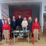 В Старобельской школе №2 открыли Парту Героя в честь участника СВО Владимира Черниченко