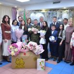 В Набережных Челнах поздравили семью участника СВО, в которой родился сын