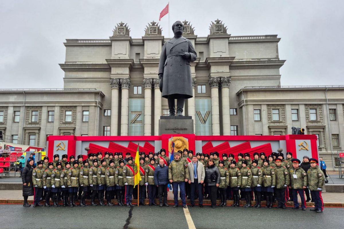 В рамках партпроекта «Историческая Память» делегация Пензенской области приняла участие в «Параде Памяти» в Самаре.