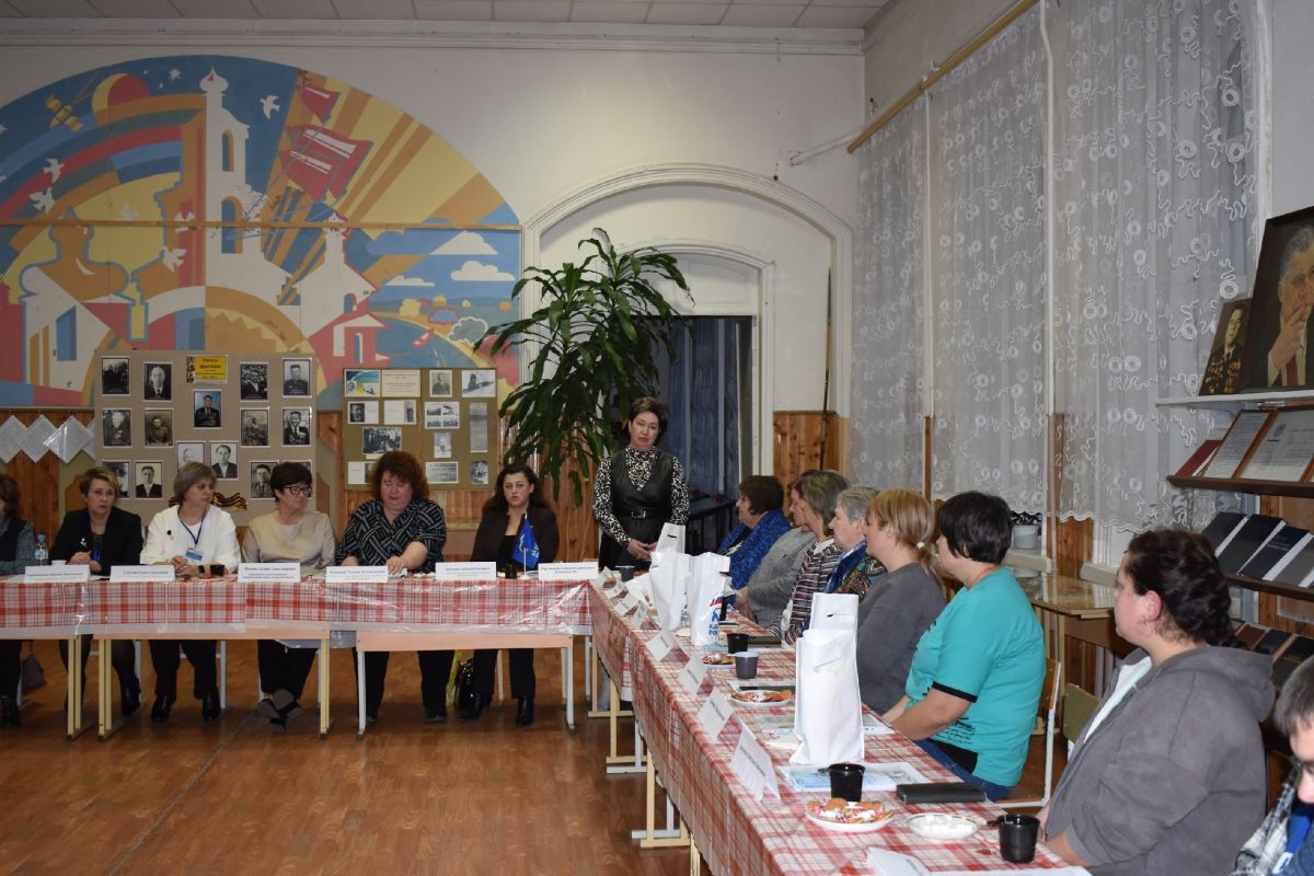 Единороссы Кадомского района поздравляют матерей с наступающим праздником