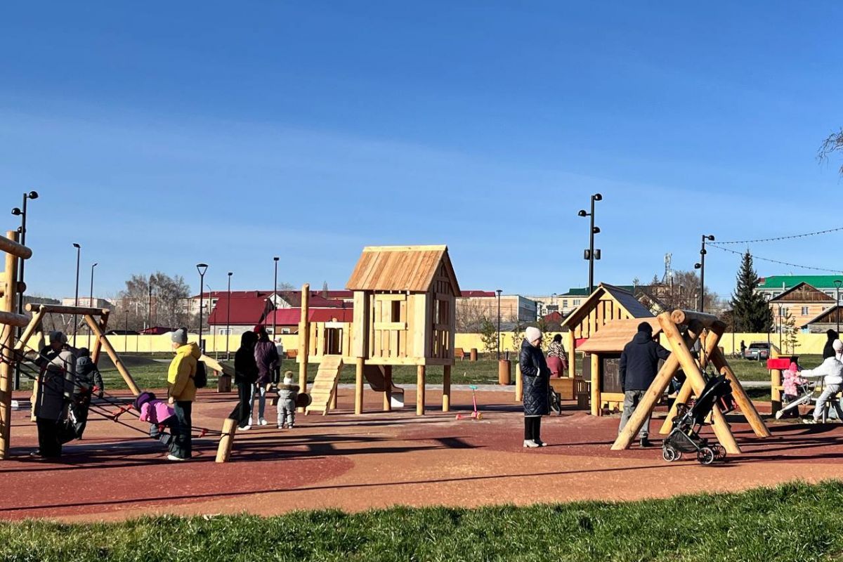 По народной программе «Единой России» в Баймаке Республики Башкортостан открыли обновлённый парк