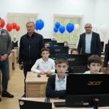 Обновление школьных кабинетов, лечение детей, сбор помощи нуждающимся: «Единая Россия» решает проблемы жителей в регионах