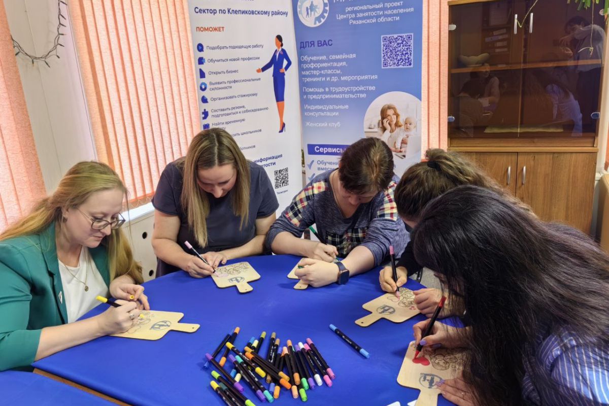 При поддержке «Единой России» в Клепиковском районе состоялось открытие нового клуба для женщин