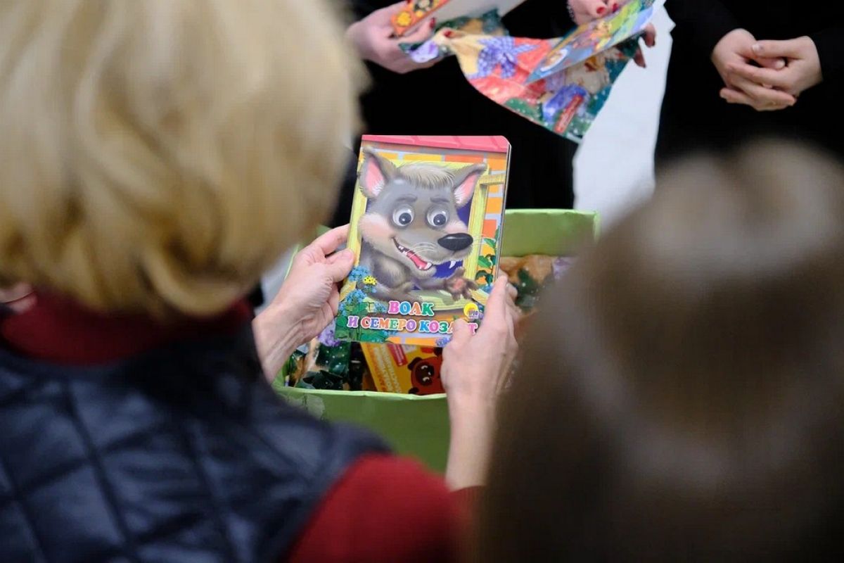 Активисты «Женского движения Единой России» в Томске поддержали акцию «Коробка храбрости»