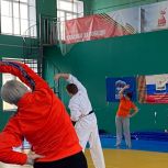 В Саратове при поддержке «Единой России» волонтёры старшего возраста попробовали себя в боевых искусствах