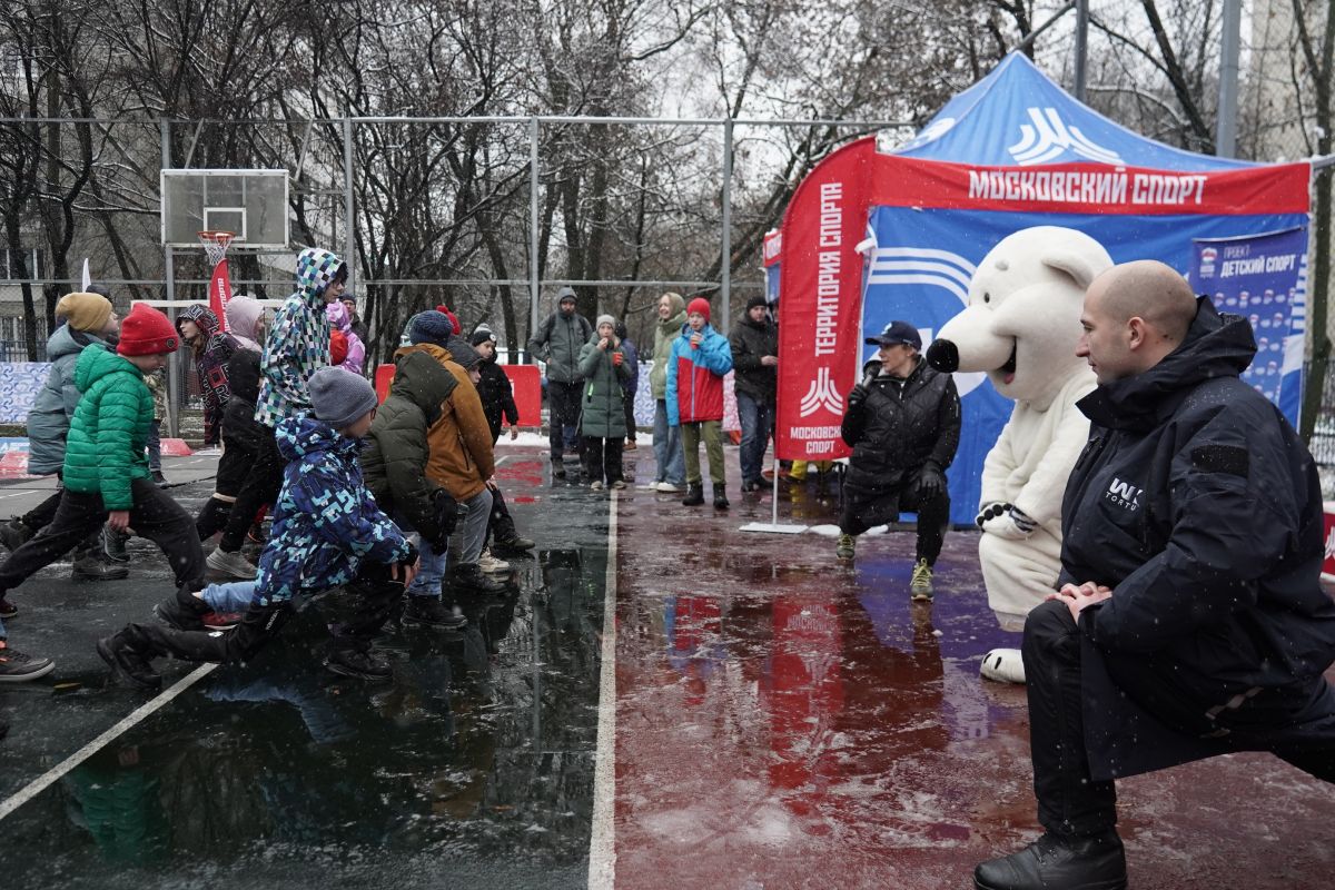 Более 100 юных воспитанников Московской академии лыжных гонок и биатлона приняли участие с спортивном празднике с Ольгой Зайцевой