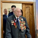 Единороссы Веселовского района поздравили ветерана Великой Отечественной войны Павлу Александровича Кузнецова с 98-летием