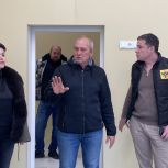 Завершается ремонт Азовской школы, включенной в народную программу «Единой России»
