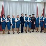 Депутат ЧГСД Максим Варлашкин вручил партийные билеты новым членам "Единой России" - сотрудникам детского сада №113 города Чебоксары