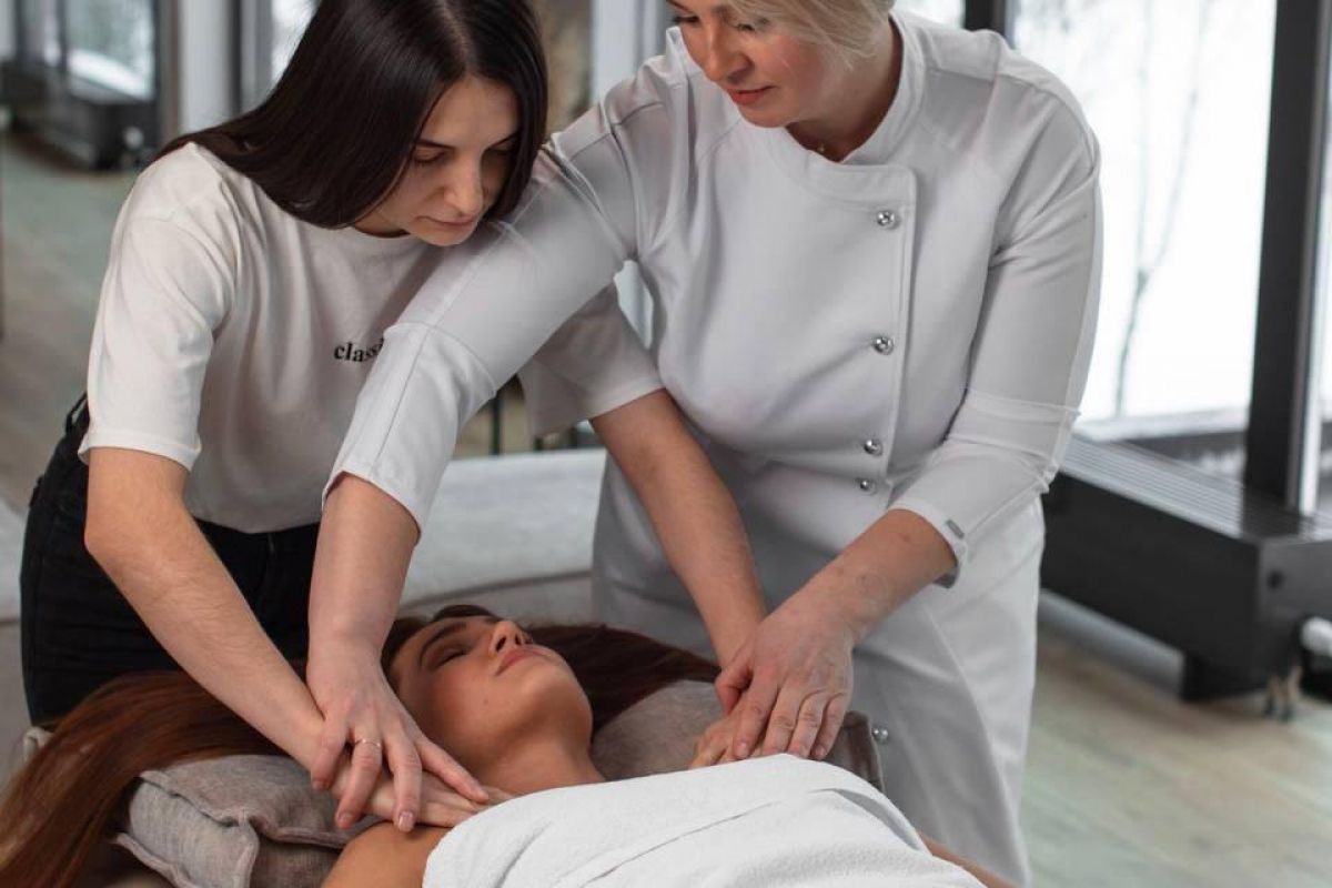 «Крепкая семья» дарит профессию: стартовало обучение второго потока в «Академии Бьютификации»