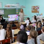 «Единая Россия» организовала уроки добровольчества и мужества для младших школьников Агаповского района Челябинской области