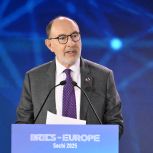 Пьер де Голль: Западным странам необходимо открыть и приветствовать многополярный мир, не занимать доминирующую позицию, но стать партнёрами странам в экономике и политике