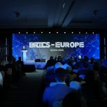 Владимир Якушев: «Единая Россия» активно участвует в процессе формирования на Евразийском континенте контура равной и неделимой безопасности