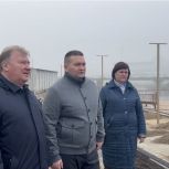 Депутат Госдумы Андрей Воробьев («Единая Россия») посетил стройплощадки в городе Калининске