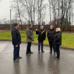 Сергей Лукьянов проконтролировал ход благоустройства социальных объектов в селе Истье Старожиловского района